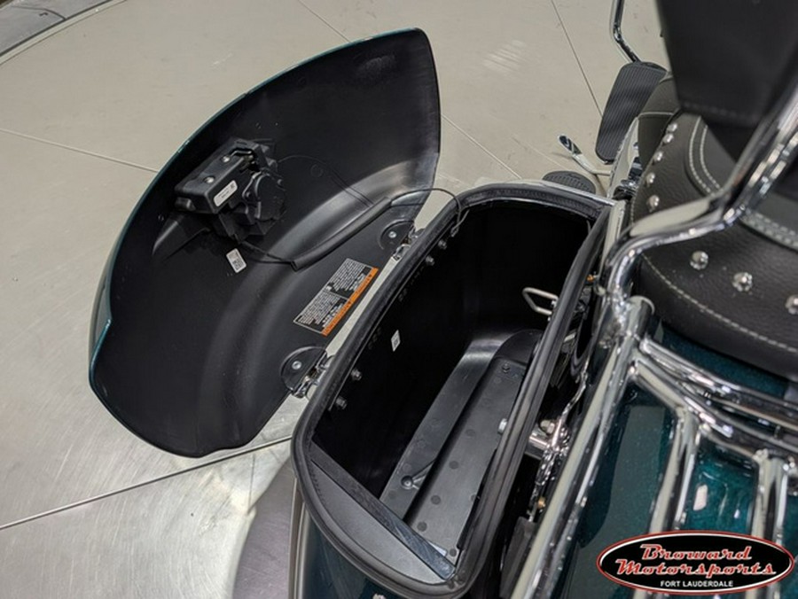 2019 Indian Springfield Metallic Jade Thunder Black