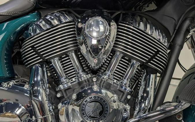 2019 Indian Springfield Metallic Jade Thunder Black