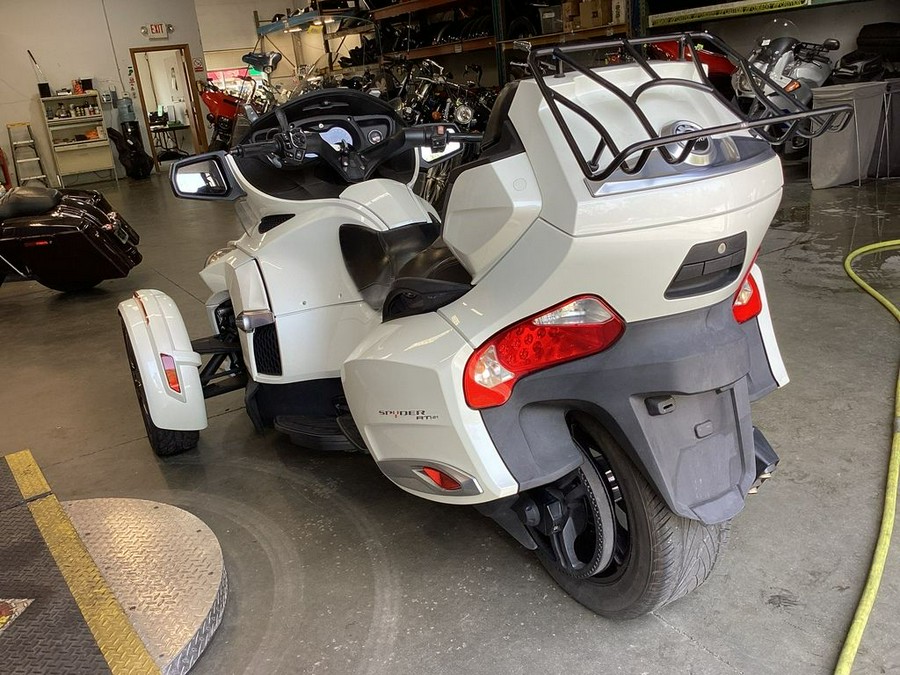 2014 Can-Am® Spyder® RT-S SE6