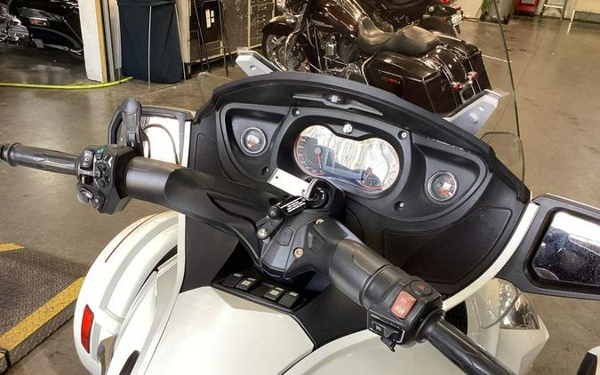 2014 Can-Am® Spyder® RT-S SE6