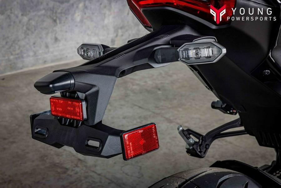 2025 Kawasaki Z900 ABS Metallic Spark Black/Metallic Carbon Gray ABS