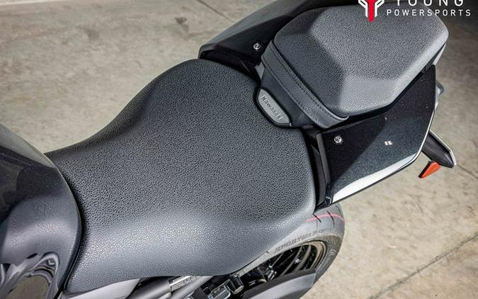 2025 Kawasaki Z900 ABS Metallic Spark Black/Metallic Carbon Gray ABS