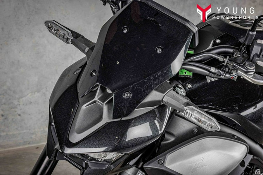 2025 Kawasaki Z900 ABS Metallic Spark Black/Metallic Carbon Gray ABS