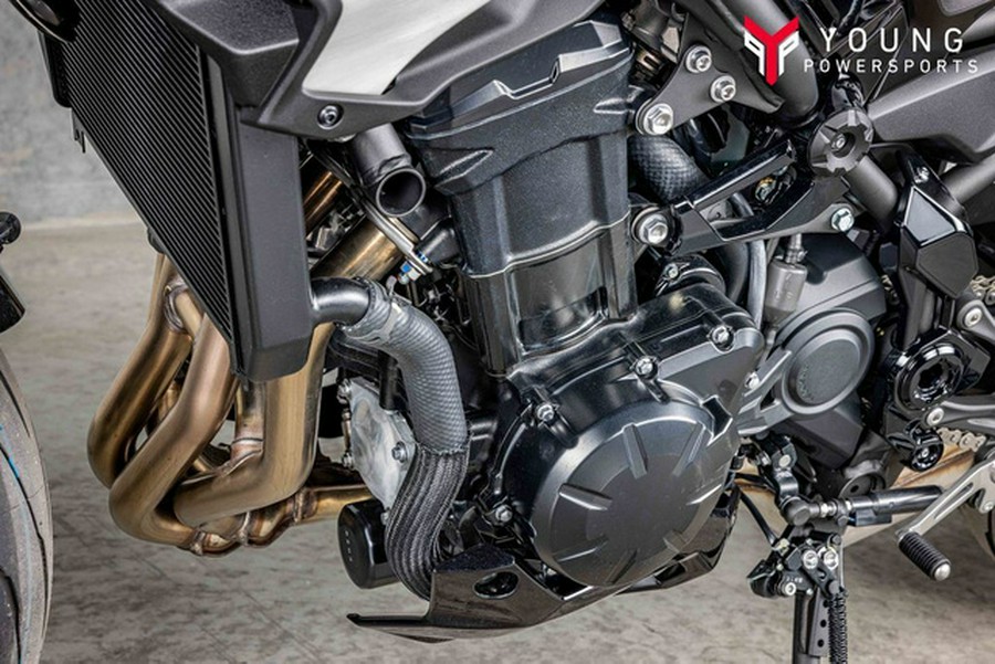 2025 Kawasaki Z900 ABS Metallic Spark Black/Metallic Carbon Gray ABS