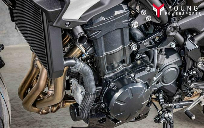 2025 Kawasaki Z900 ABS Metallic Spark Black/Metallic Carbon Gray ABS