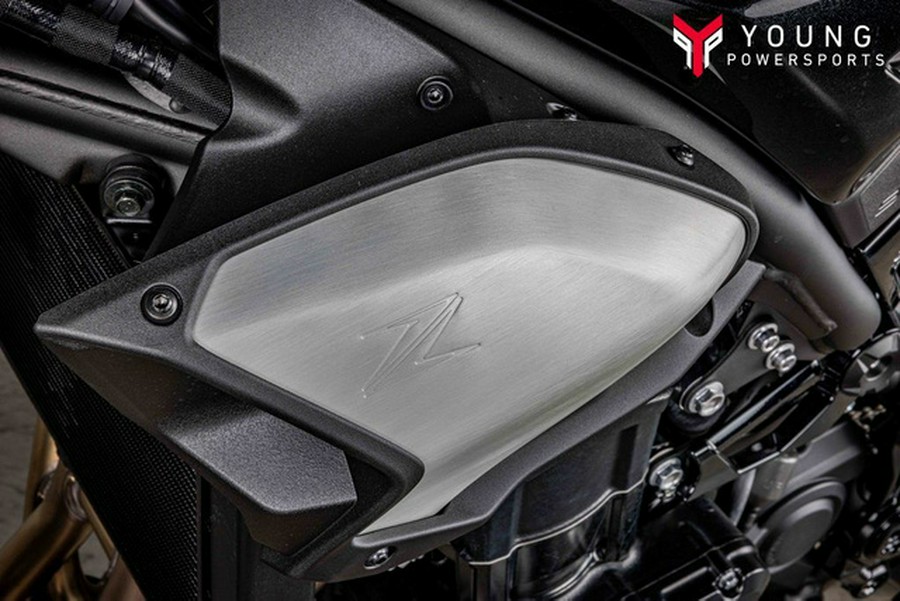2025 Kawasaki Z900 ABS Metallic Spark Black/Metallic Carbon Gray ABS