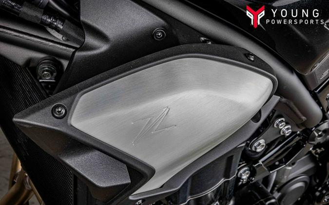 2025 Kawasaki Z900 ABS Metallic Spark Black/Metallic Carbon Gray ABS