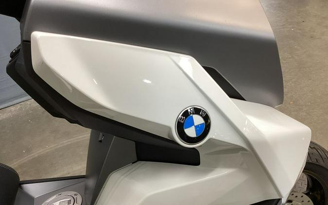 2023 BMW C 400 GT Alpine White