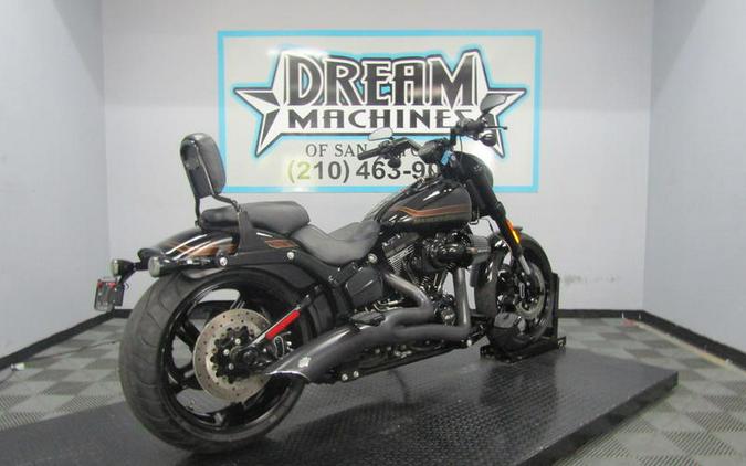 2016 Harley-Davidson® FXSE - CVO™ Pro Street Breakout®