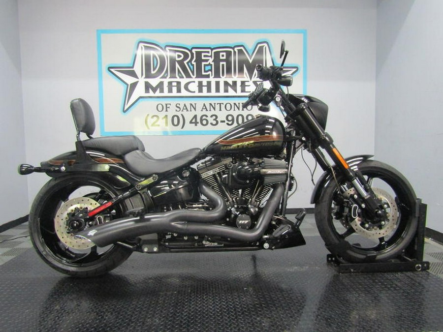 2016 Harley-Davidson® FXSE - CVO™ Pro Street Breakout®