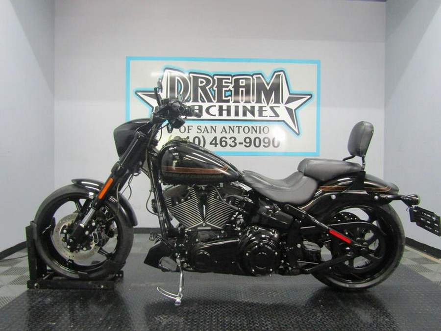 2016 Harley-Davidson® FXSE - CVO™ Pro Street Breakout®