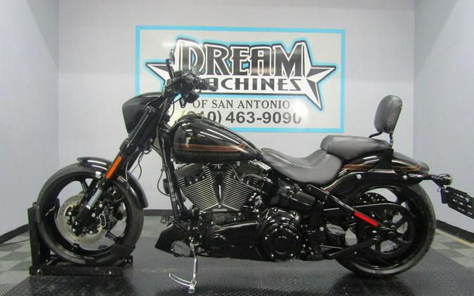 2016 Harley-Davidson® FXSE - CVO™ Pro Street Breakout®