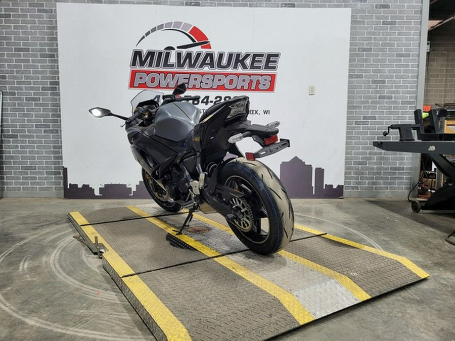 2024 Kawasaki Ninja 650 Metallic Matte Dark Gray/Metallic Spark