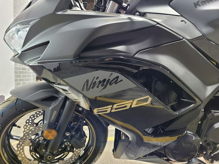 2024 Kawasaki Ninja 650 Metallic Matte Dark Gray/Metallic Spark
