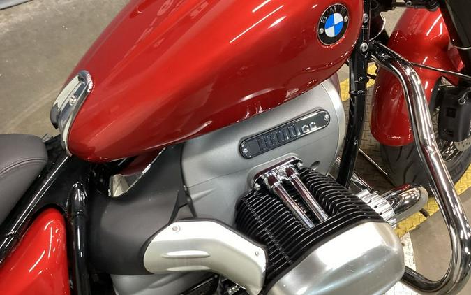 2022 BMW R 18 Classic Mars Red Metallic