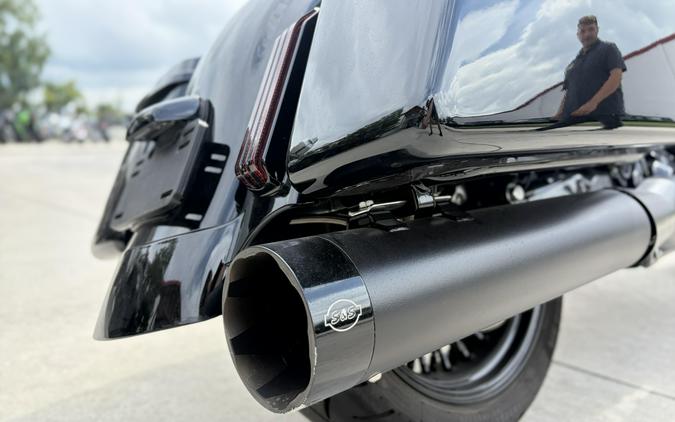 2023 HARLEY ROAD GLIDE ST WITH AIR RIDE