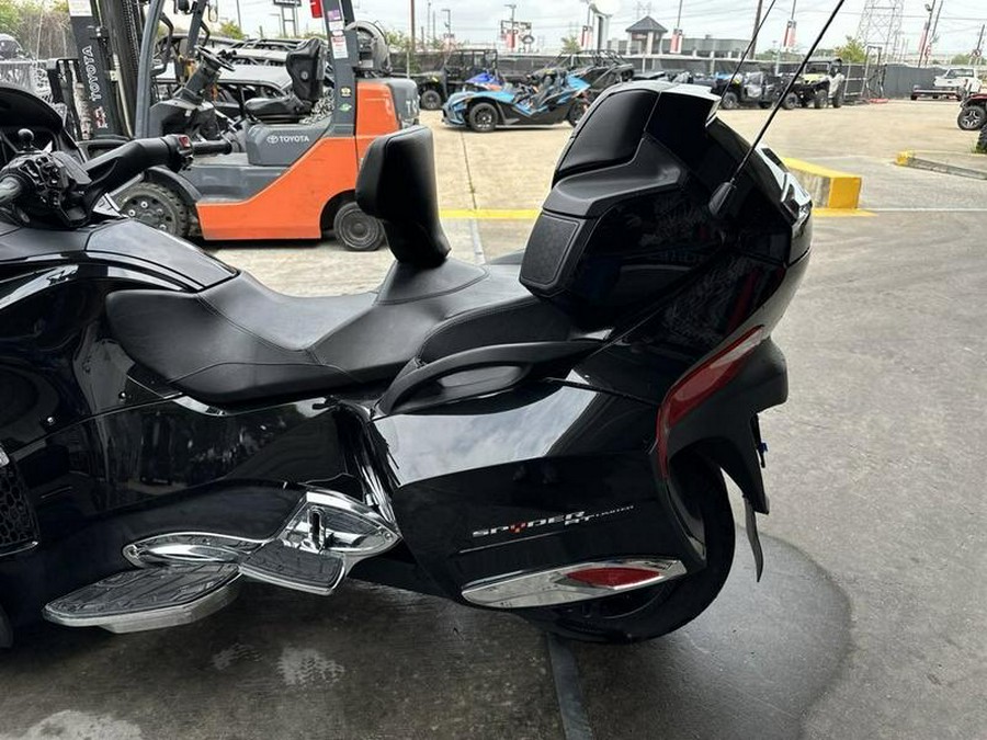 2016 Can-Am® Spyder® RT-S 6-Speed Manual (SM6)