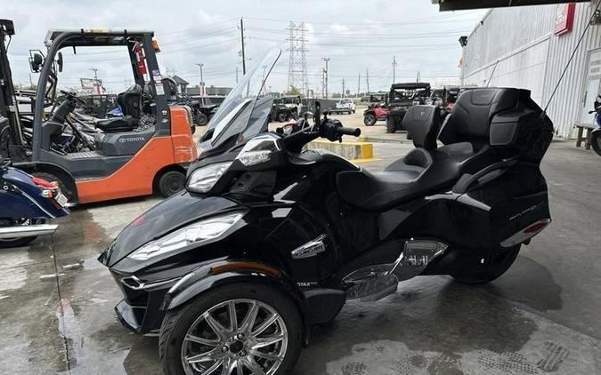 2016 Can-Am® Spyder® RT-S 6-Speed Manual (SM6)