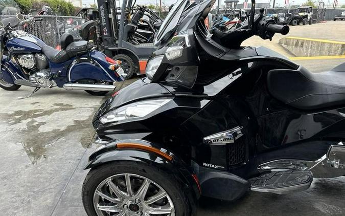 2016 Can-Am® Spyder® RT-S 6-Speed Manual (SM6)