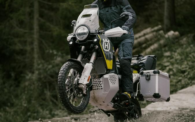 2025 Husqvarna Norden 901 Expedition - 895597 *