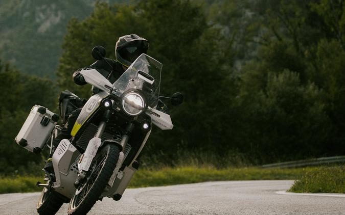 2025 Husqvarna Norden 901 Expedition - 895597 *