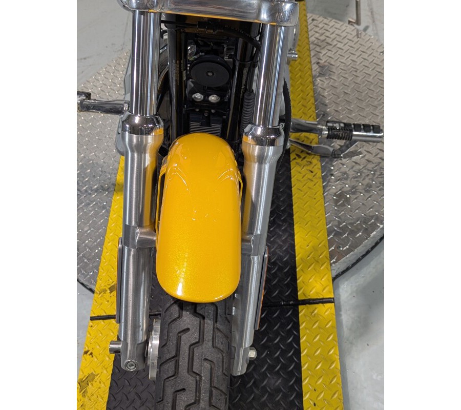 2005 Harley-Davidson® Sportster® 883 Custom Yellow Pearl