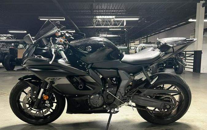 2025 Yamaha YZF-R7