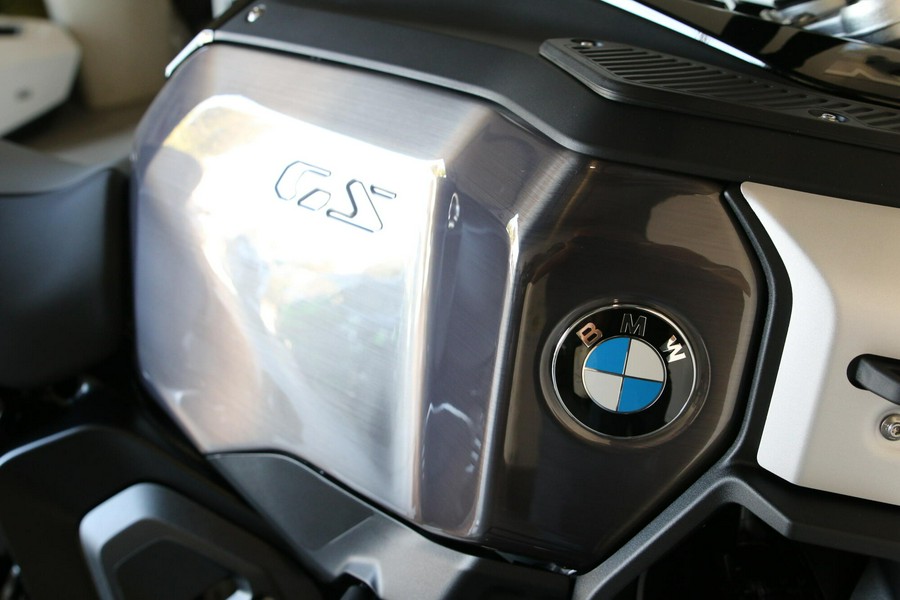 2026 BMW Motorrad R 1300 GS Adventure
