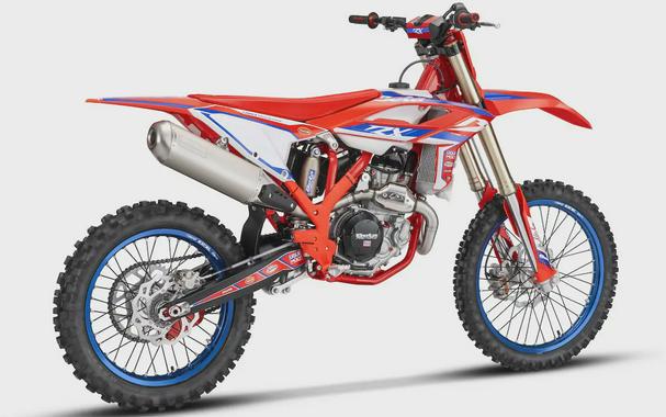 FIRST LOOK! 2025 BETA 450RX FOUR-STROKE & BETA 300RX TWO-STROKE