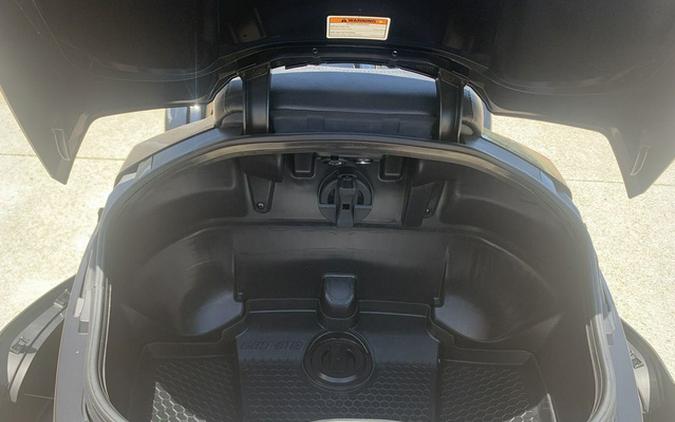 2025 Can-Am Spyder F3 Limited Dark Wheels