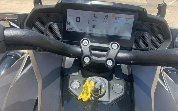 2025 Can-Am Spyder F3 Limited Dark Wheels