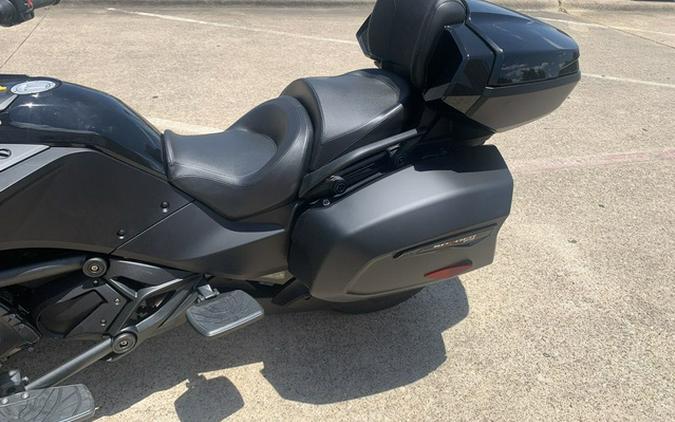 2025 Can-Am Spyder F3 Limited Dark Wheels