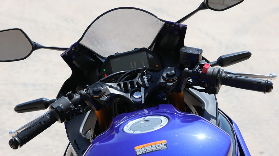 2026 YAMAHA YZFR3 ABS