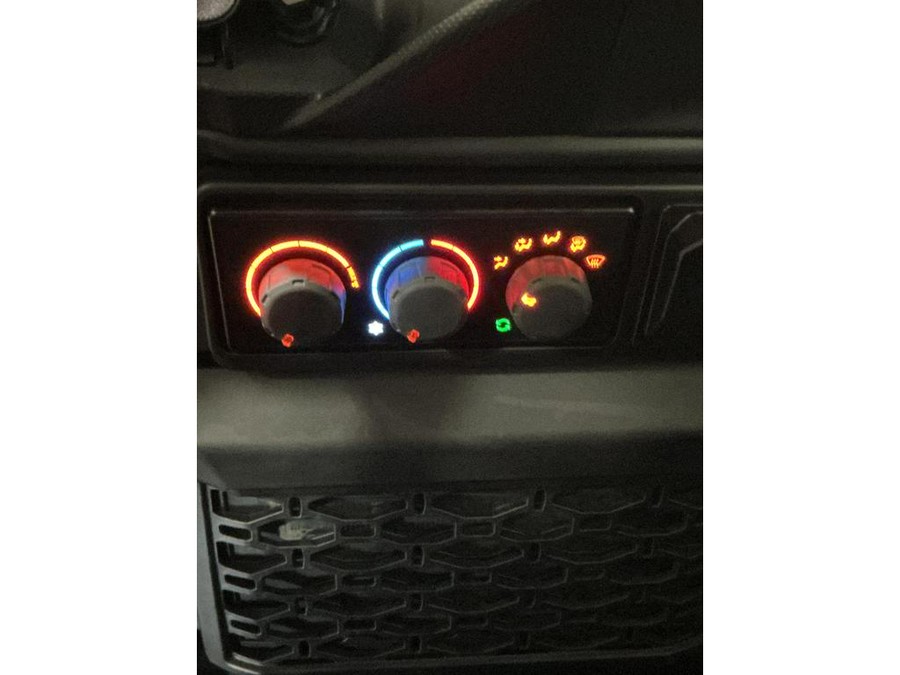 2027 Can-Am Defender XU MAX LTD HD11