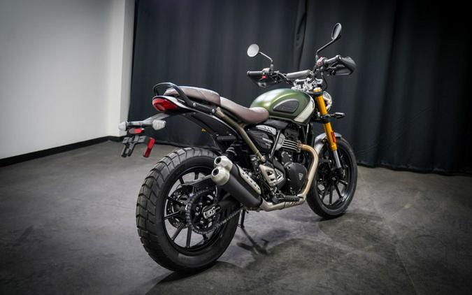 2026 Triumph Scrambler 400 X Matte Khaki Green/Matte Fusion White