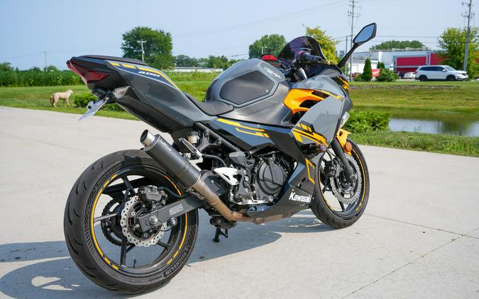 2018 Kawasaki Ninja® 400 ABS Pearl Solar Yellow/Pearl Storm Gray/Ebony
