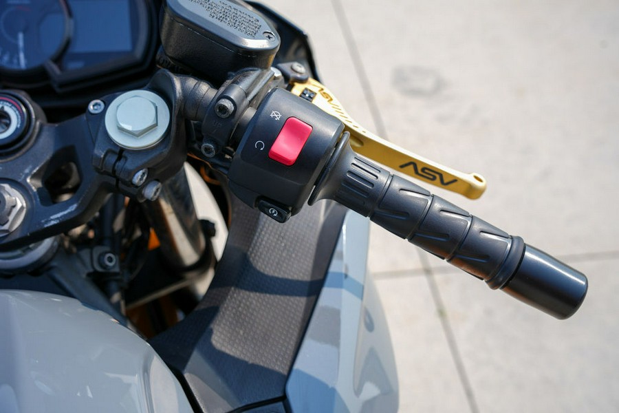 2018 Kawasaki Ninja® 400 ABS Pearl Solar Yellow/Pearl Storm Gray/Ebony
