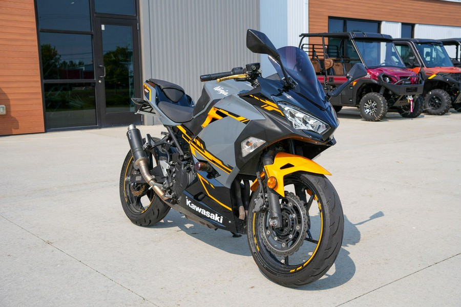 2018 Kawasaki Ninja® 400 ABS Pearl Solar Yellow/Pearl Storm Gray/Ebony