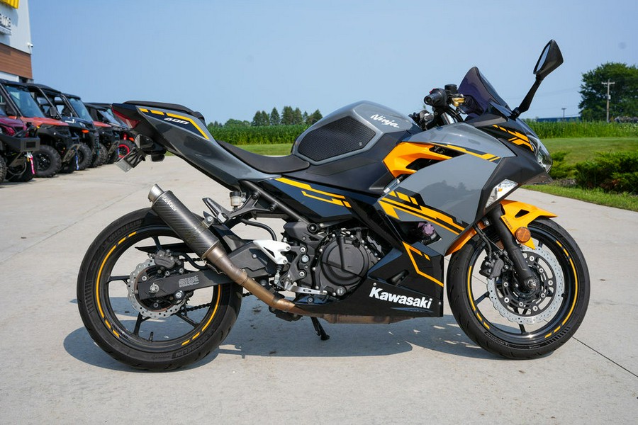 2018 Kawasaki Ninja® 400 ABS Pearl Solar Yellow/Pearl Storm Gray/Ebony
