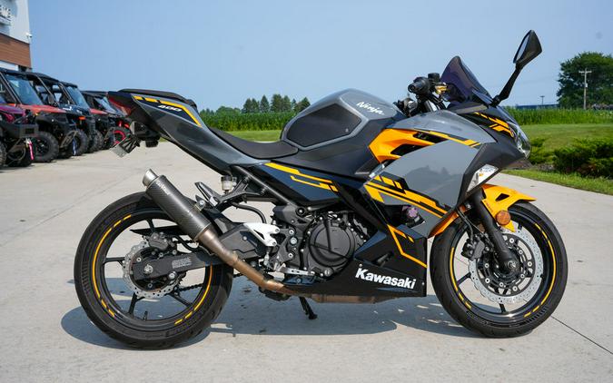 2018 Kawasaki Ninja® 400 ABS Pearl Solar Yellow/Pearl Storm Gray/Ebony
