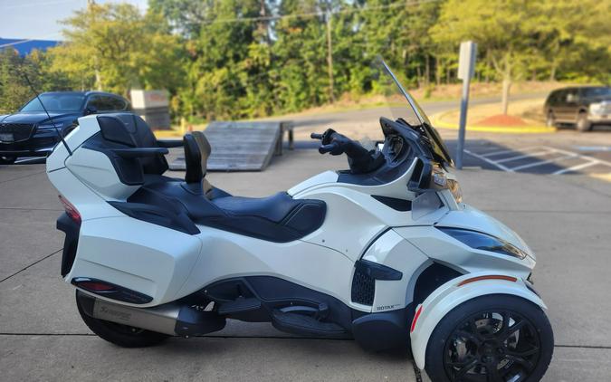 2019 Can-Am™ Spyder RT Limited