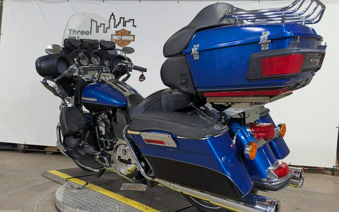 2010 Harley-Davidson Electra Glide® Ultra Limited Two-Tone Flame Blue Pearl/Vivid Black