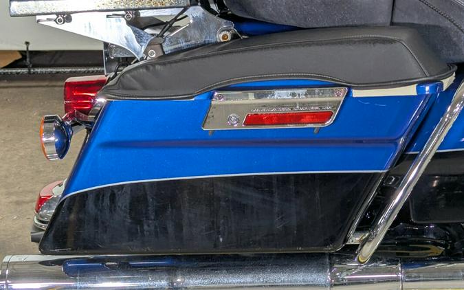 2010 Harley-Davidson Electra Glide® Ultra Limited Two-Tone Flame Blue Pearl/Vivid Black