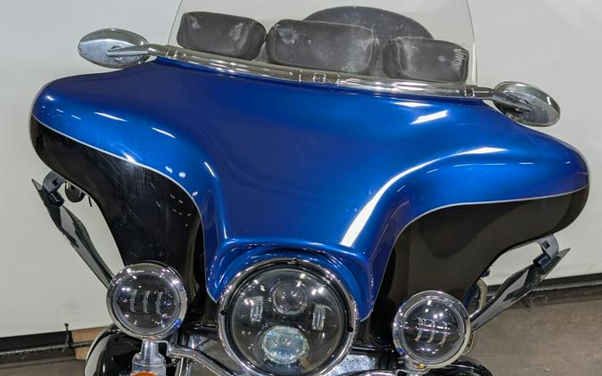 2010 Harley-Davidson Electra Glide® Ultra Limited Two-Tone Flame Blue Pearl/Vivid Black