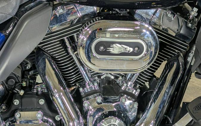 2010 Harley-Davidson Electra Glide® Ultra Limited Two-Tone Flame Blue Pearl/Vivid Black