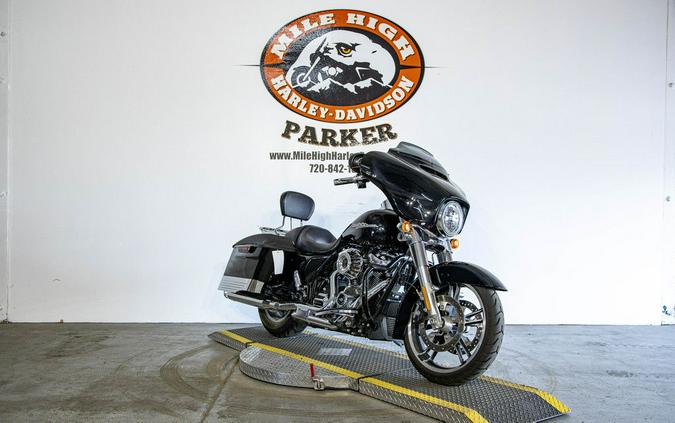 2017 Harley-Davidson® FLHX - Street Glide®