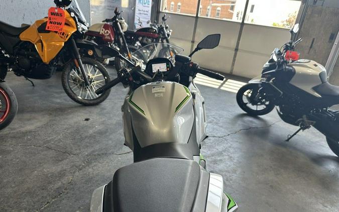 2024 Kawasaki Ninja 7 Hybrid ABS