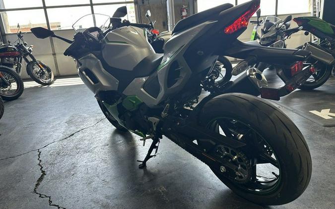 2024 Kawasaki Ninja 7 Hybrid ABS