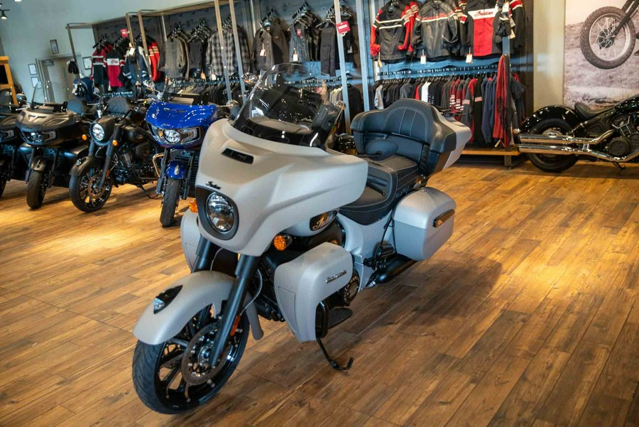 2023 Indian Motorcycle Roadmaster® Dark Horse®