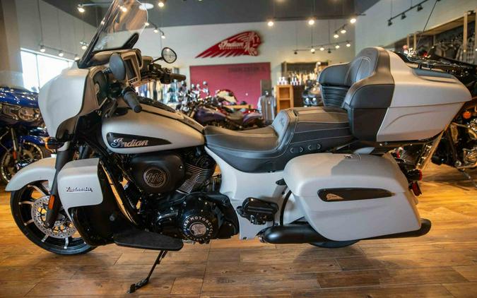 2023 Indian Motorcycle Roadmaster® Dark Horse®